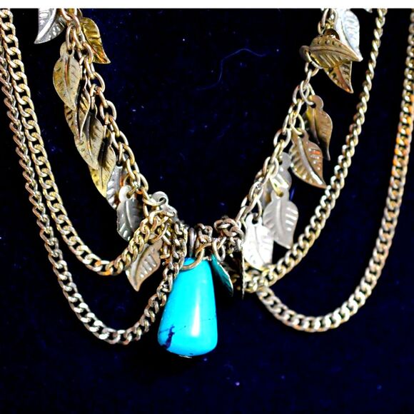 Vintage Southwestern Black Leather Gold Tone Leaf Faux Turquoise Necklace - Picture 2 of 4